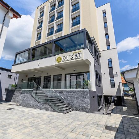 Hotel Dukat 구라후모룰루이 외부 사진