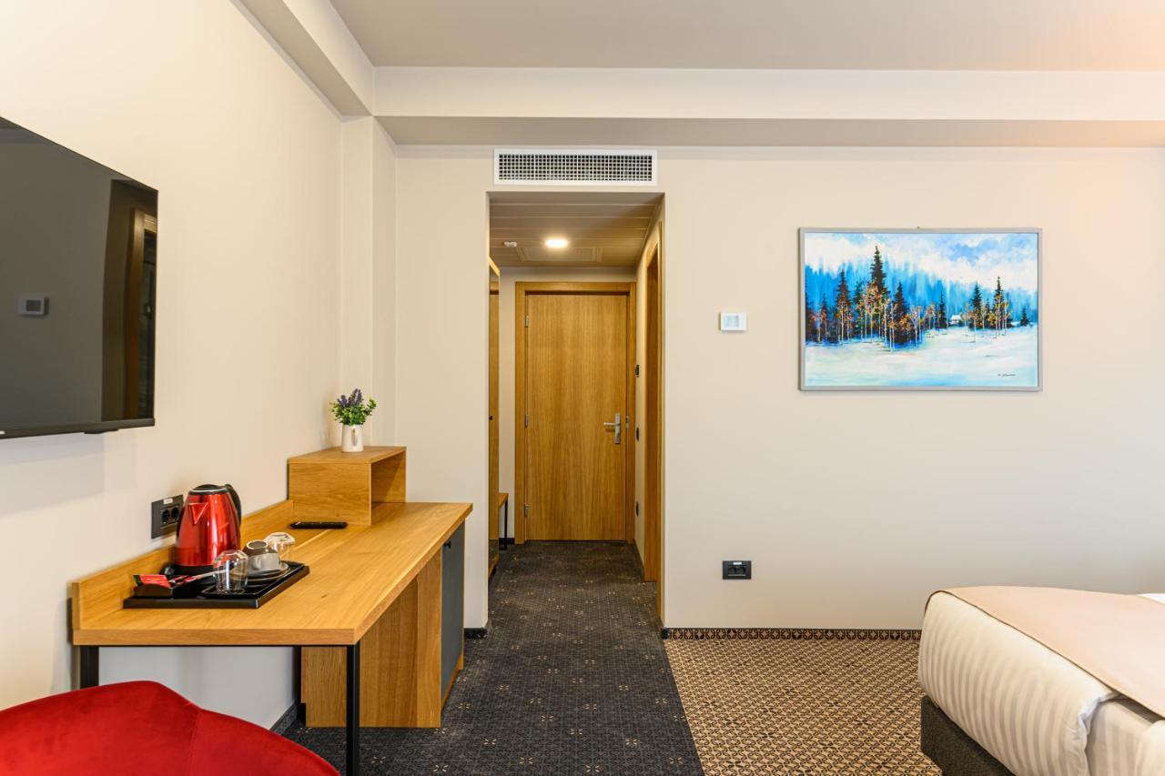 Hotel Dukat 구라후모룰루이 외부 사진
