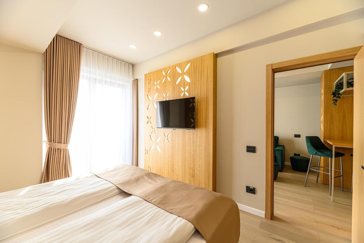 Hotel Dukat 구라후모룰루이 외부 사진