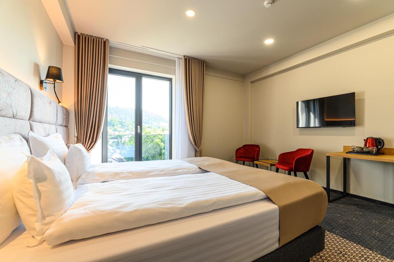 Hotel Dukat 구라후모룰루이 외부 사진