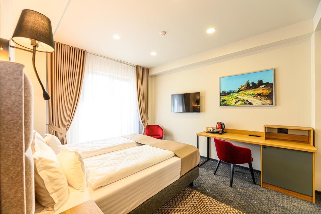 Hotel Dukat 구라후모룰루이 외부 사진