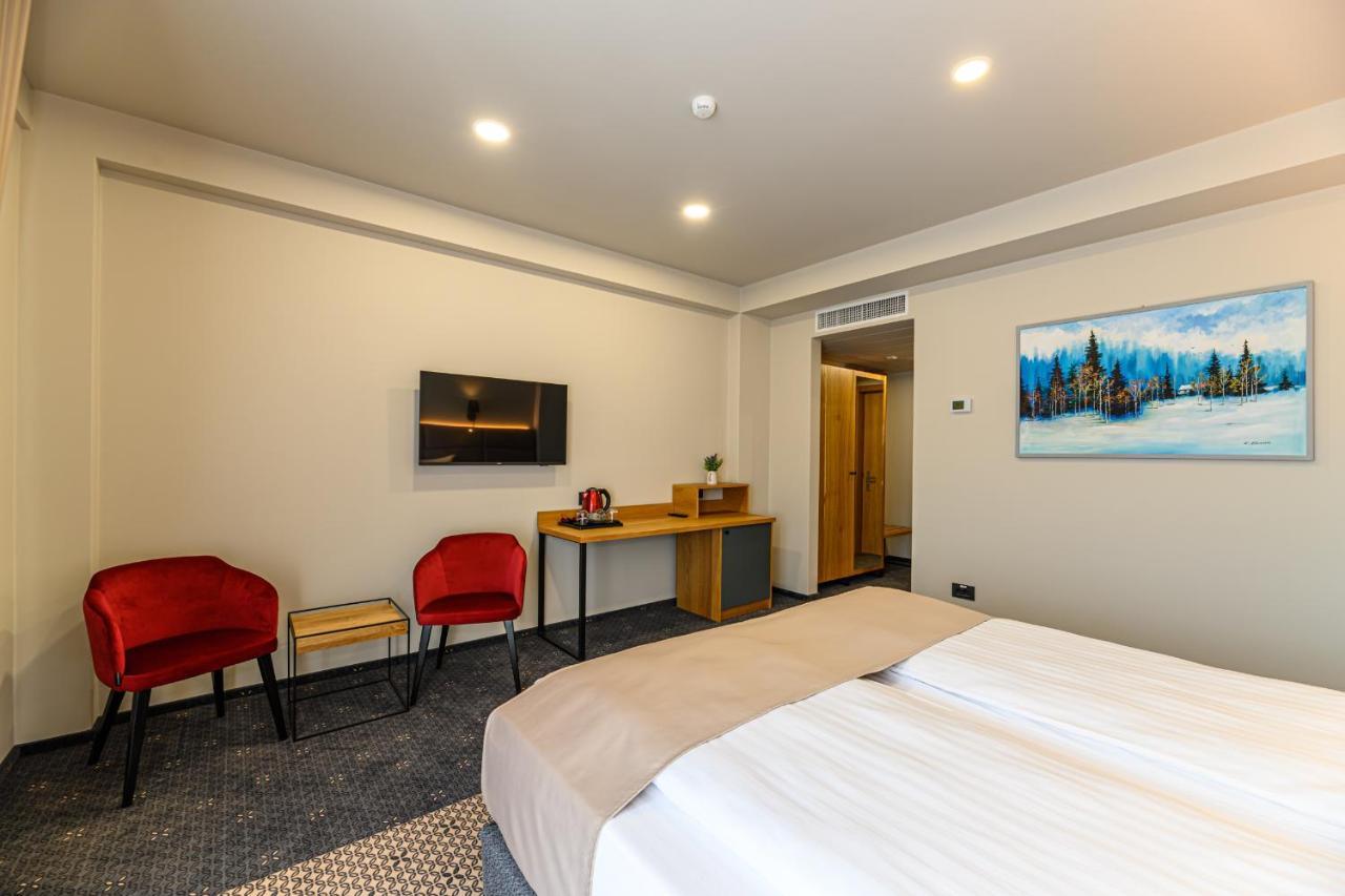 Hotel Dukat 구라후모룰루이 외부 사진
