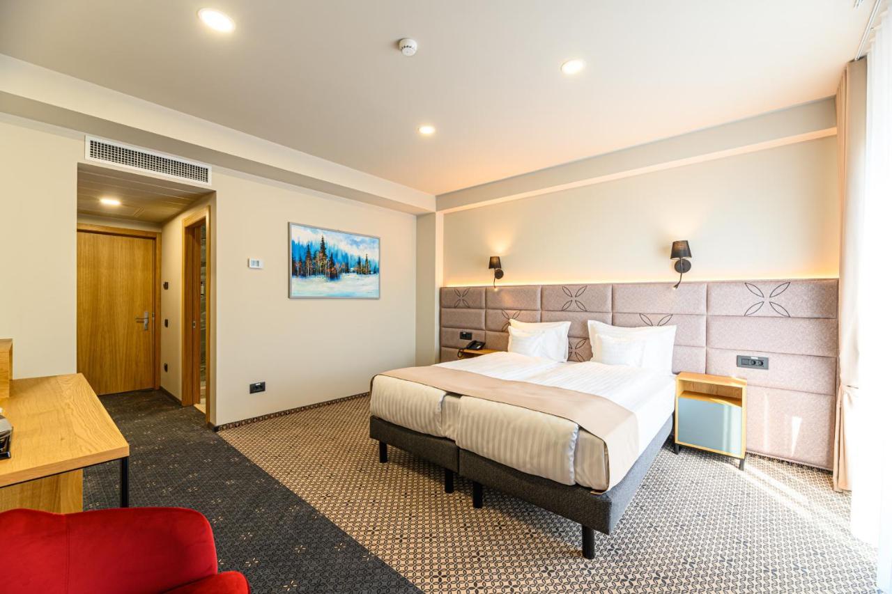 Hotel Dukat 구라후모룰루이 외부 사진