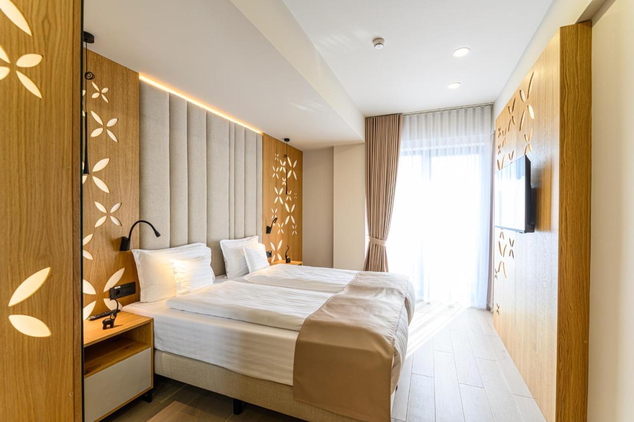 Hotel Dukat 구라후모룰루이 외부 사진
